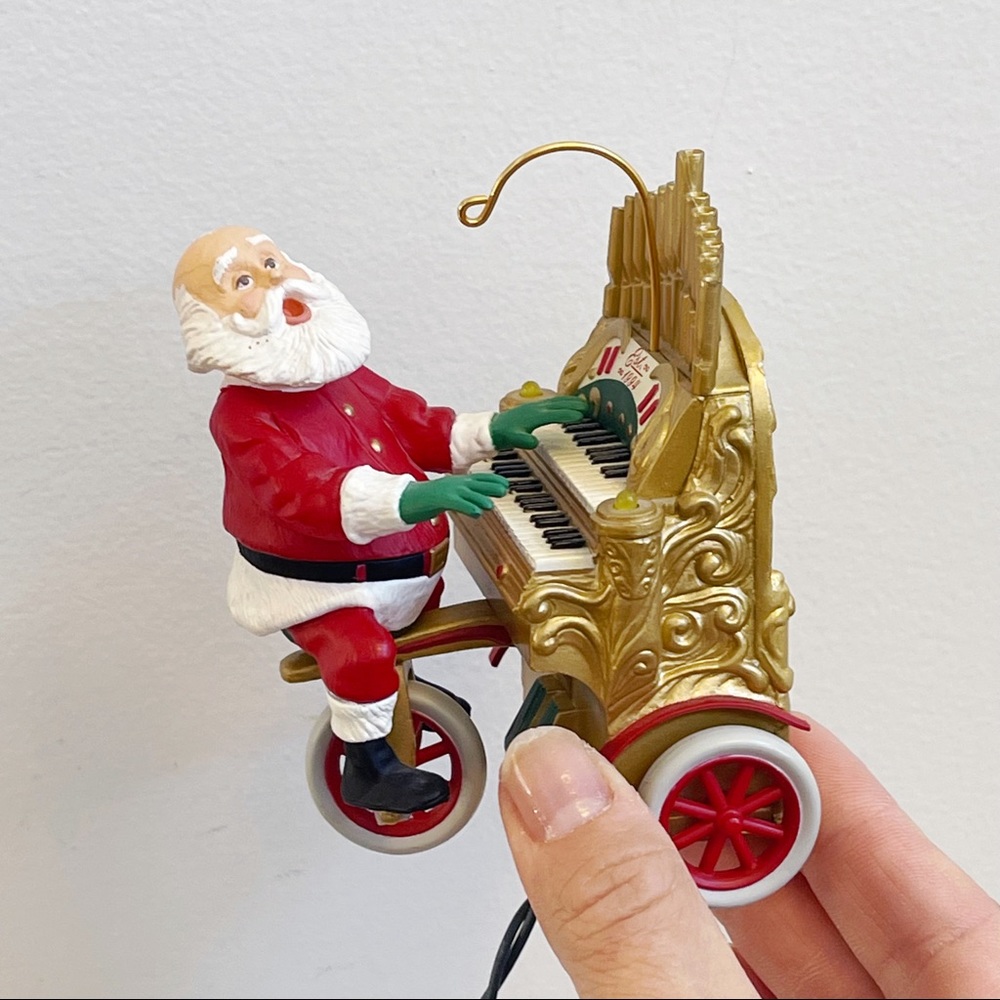 Hallmark 1994 Light Up & Music Playing Santa Calliope Christmas Ornament